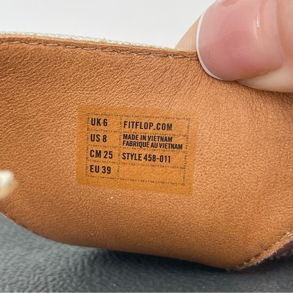 Fitflop Women’s Size 8 The Skinny Deluxe Silver Thong Sandals Shoes Cushioned - Picture 12 of 12